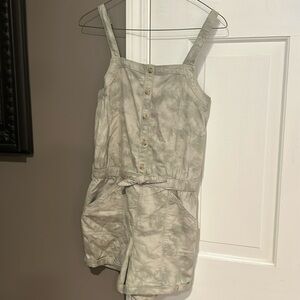 Like new! Cute Romper